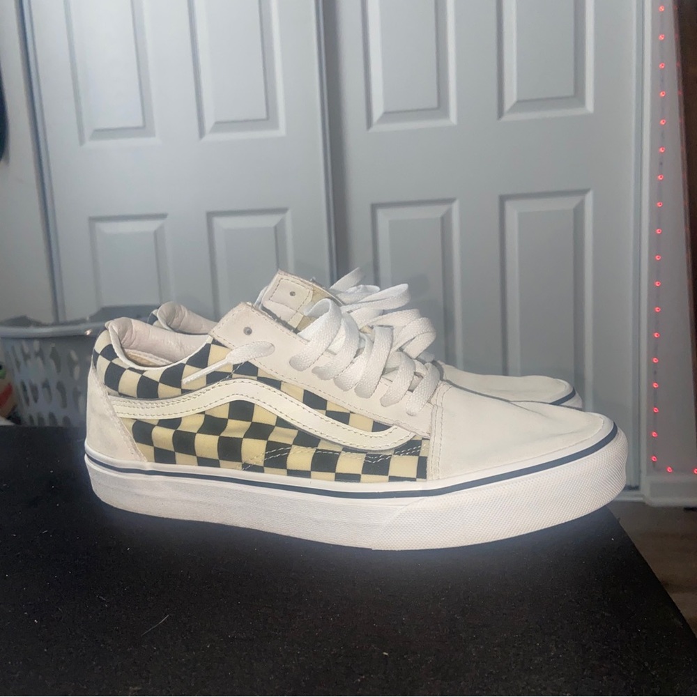 Vans Checkered (PRE-OWNED)Size 8